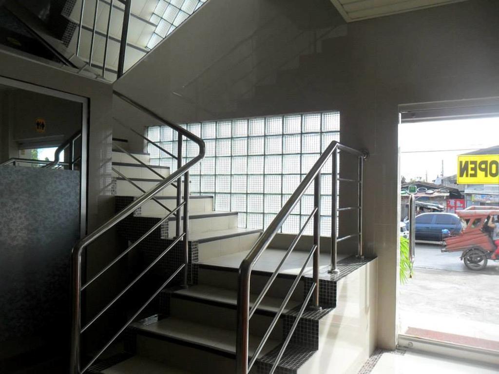 Bnt Inn Lapu-Lapu City Exterior photo